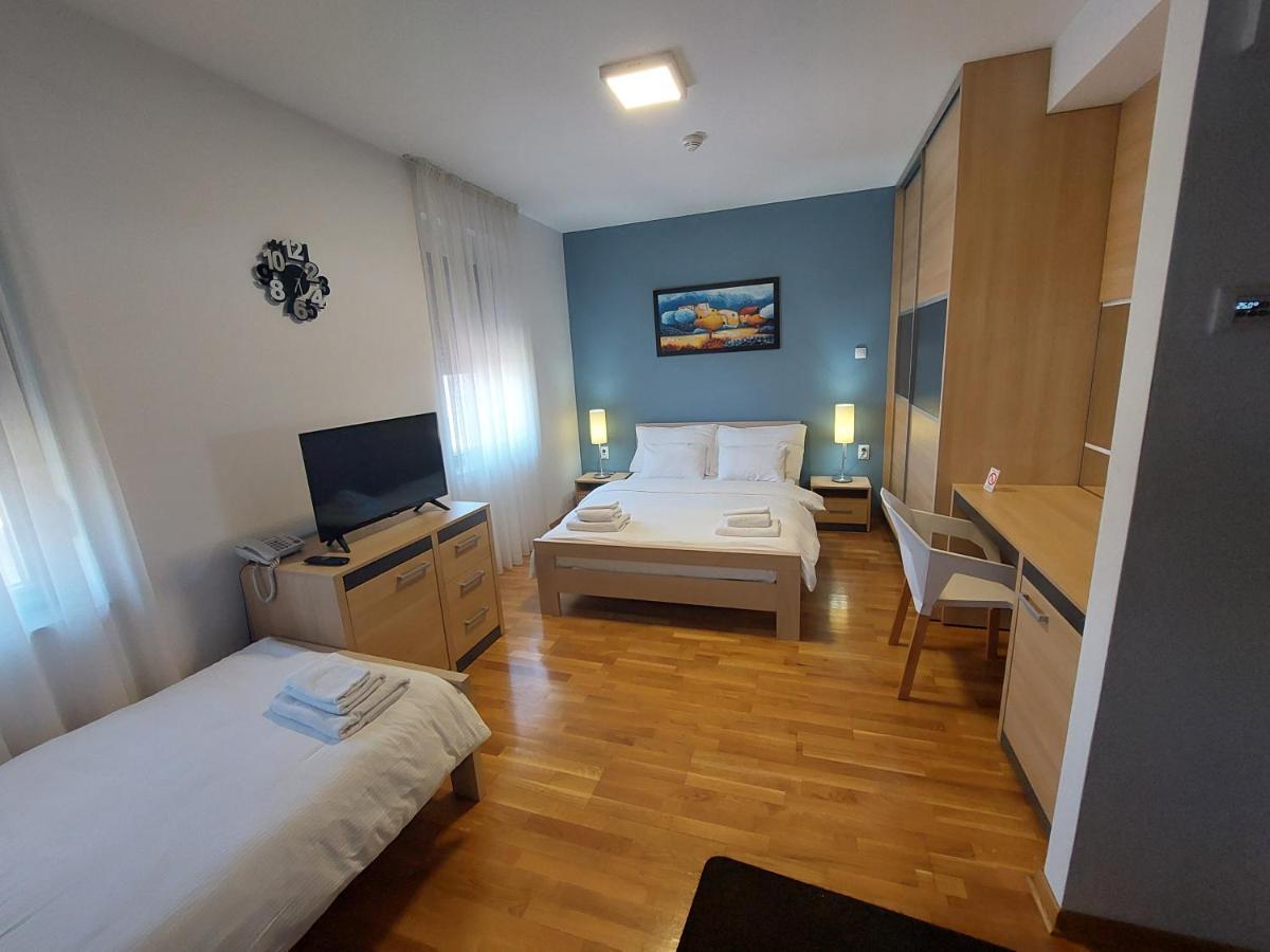 Motel Ms Srpski Itebej Bagian luar foto