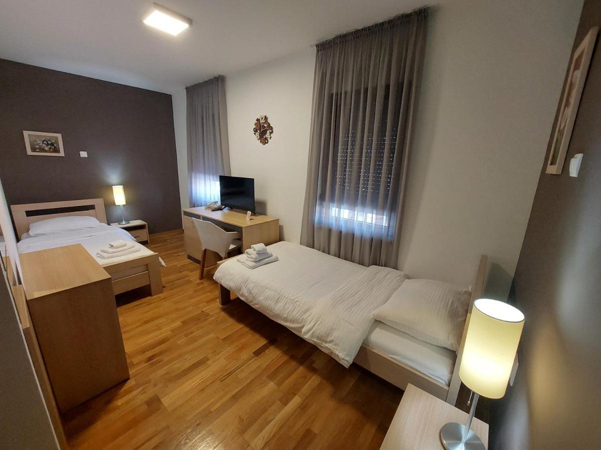 Motel Ms Srpski Itebej Bagian luar foto