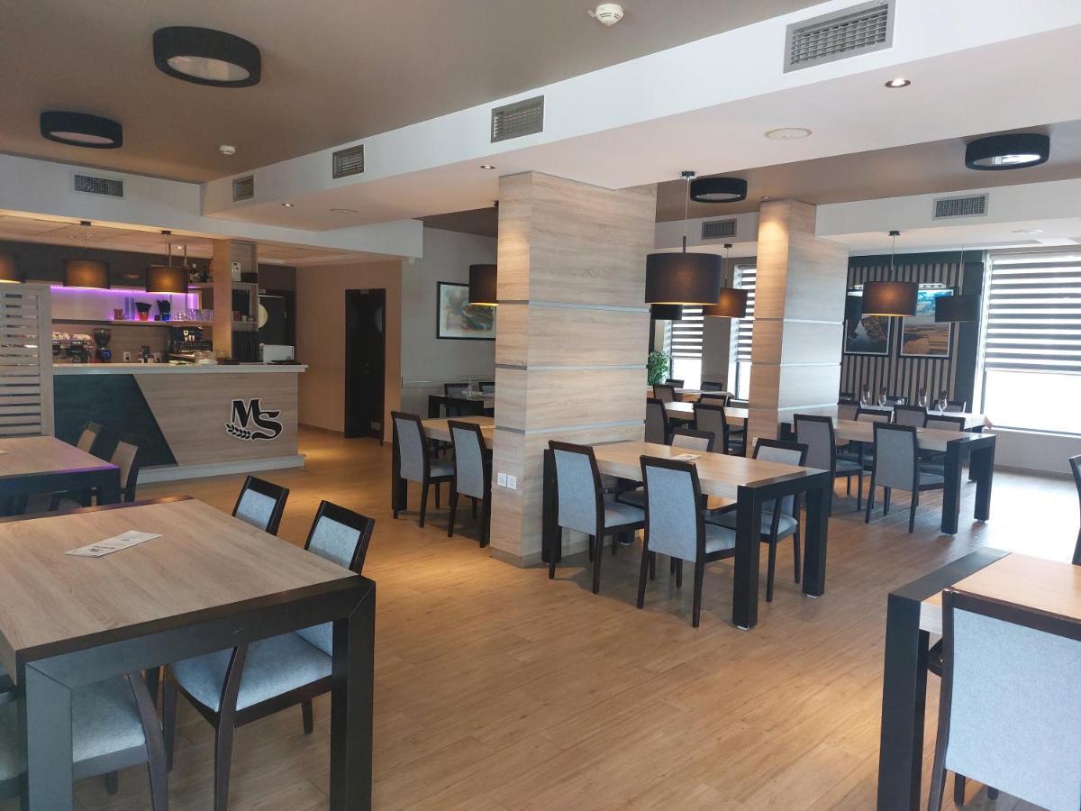 Motel Ms Srpski Itebej Bagian luar foto